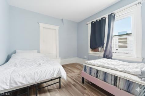 34 Leo Place Newark NJ 07108