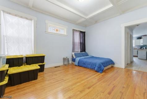 34 Leo Place Newark NJ 07108