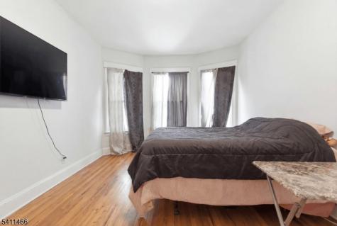 34 Leo Place Newark NJ 07108