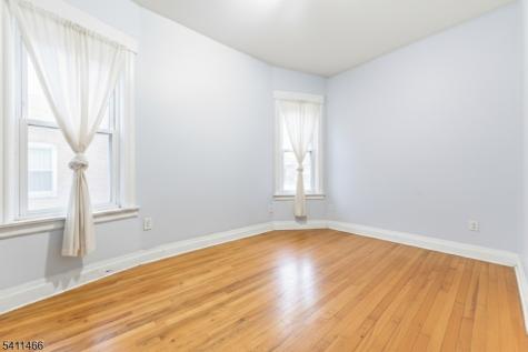34 Leo Place Newark NJ 07108
