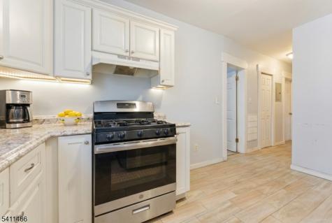 34 Leo Place Newark NJ 07108