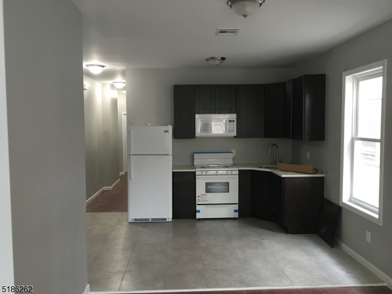 84 N Park Street East Orange NJ 07017