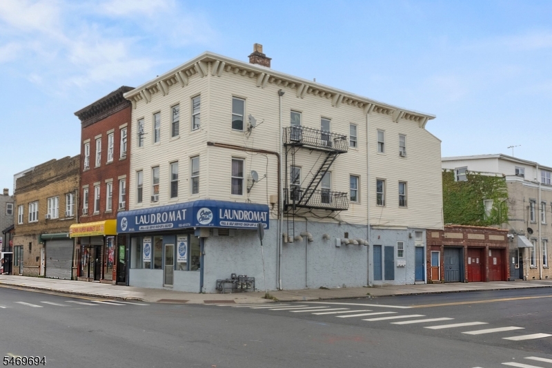 169 3RD Street Elizabeth NJ 07206