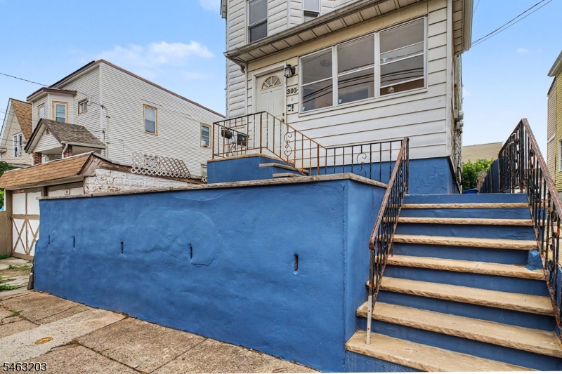 305 Pacific Street Paterson NJ 07503