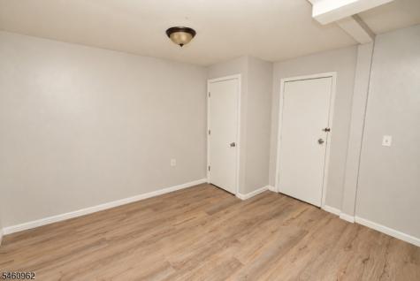 31 Bayside Terrace Jersey City NJ 07305