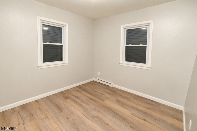 31 Bayside Terrace Jersey City NJ 07305