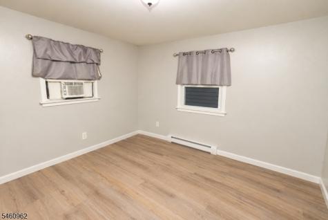 31 Bayside Terrace Jersey City NJ 07305
