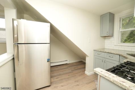 31 Bayside Terrace Jersey City NJ 07305