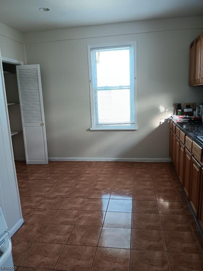 952 Chancellor Avenue Irvington NJ 07111