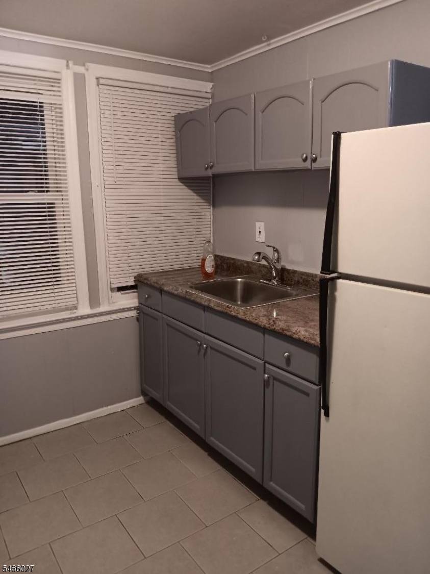 952 Chancellor Avenue Irvington NJ 07111