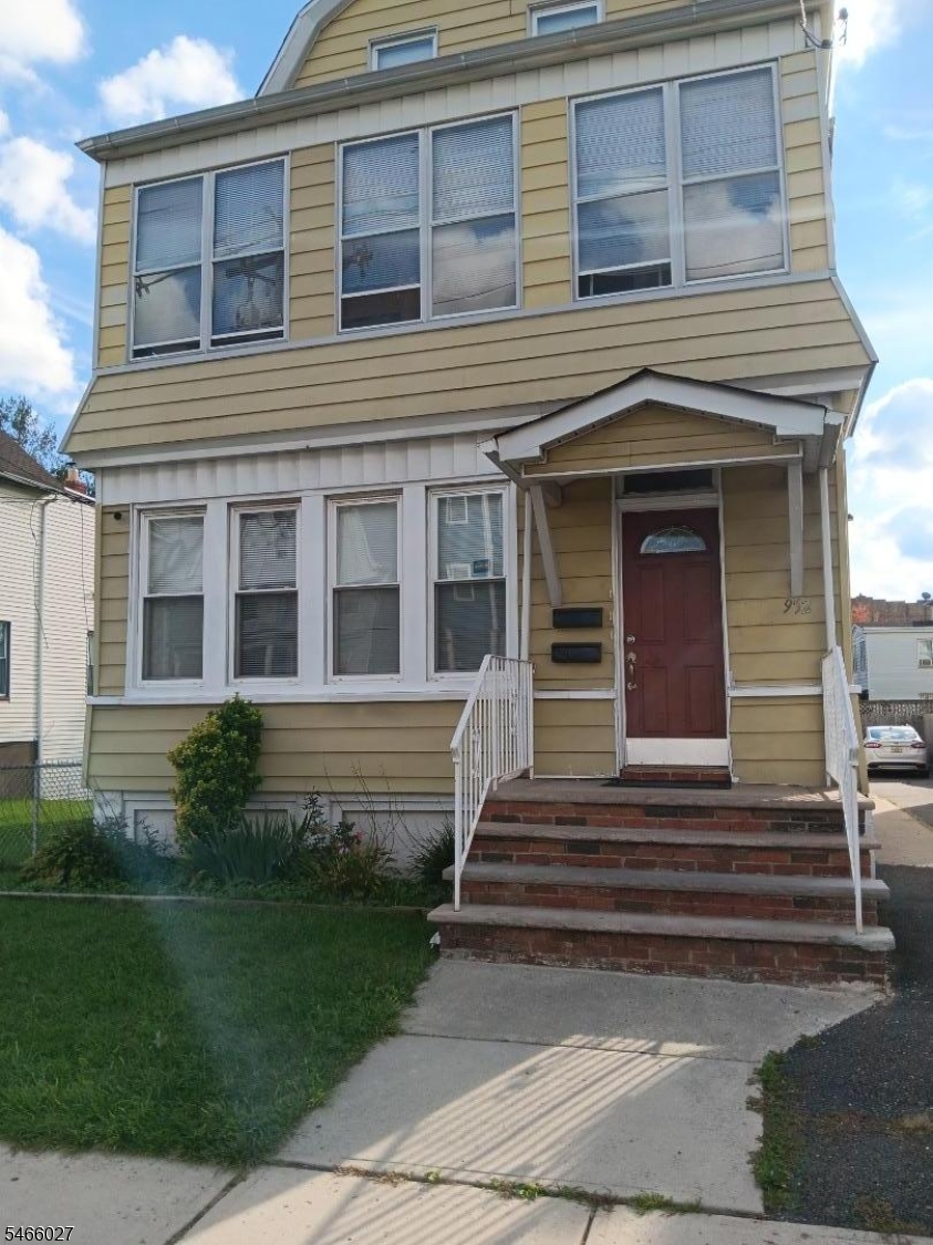 952 Chancellor Avenue Irvington NJ 07111