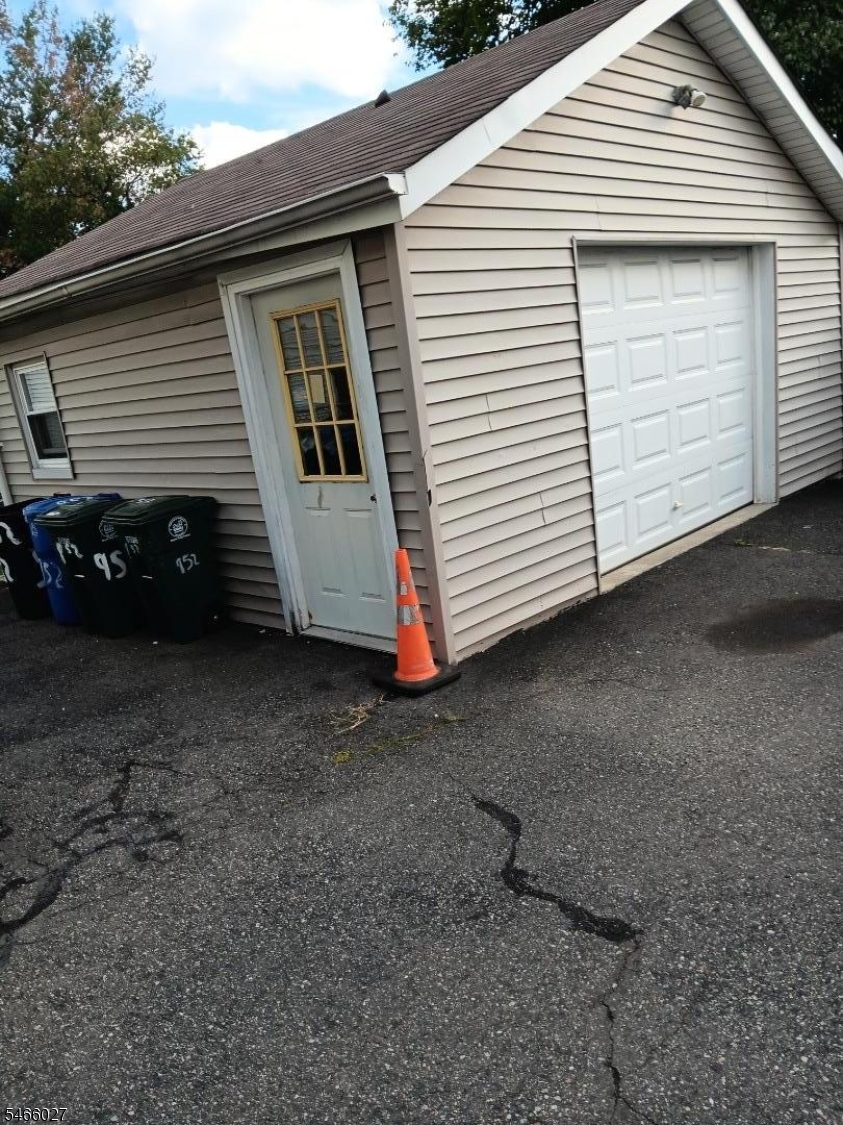 952 Chancellor Avenue Irvington NJ 07111