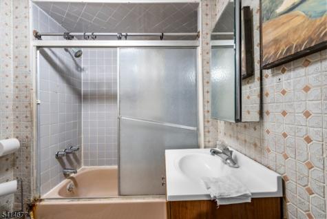 85 Kearney Street Paterson NJ 07522