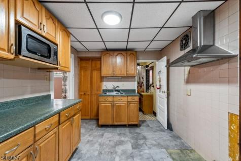 85 Kearney Street Paterson NJ 07522