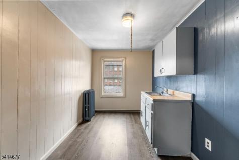 85 Kearney Street Paterson NJ 07522