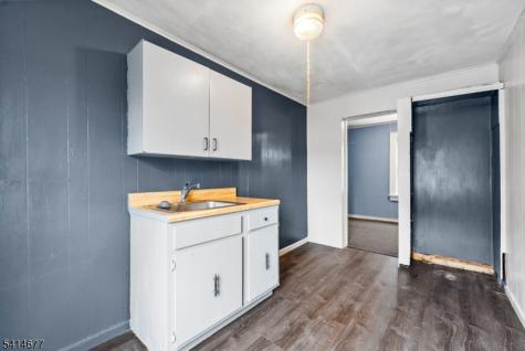 85 Kearney Street Paterson NJ 07522
