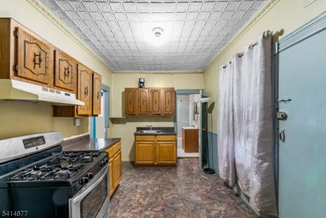 85 Kearney Street Paterson NJ 07522