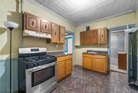 85 Kearney Street Paterson NJ 07522