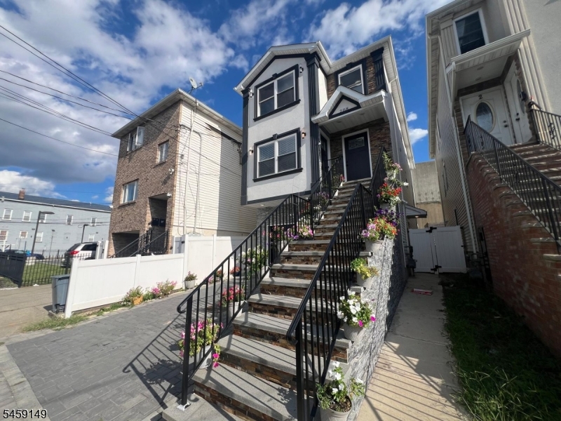 208 Atlantic Street Elizabeth NJ 07206