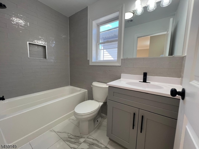 208 Atlantic Street Elizabeth NJ 07206