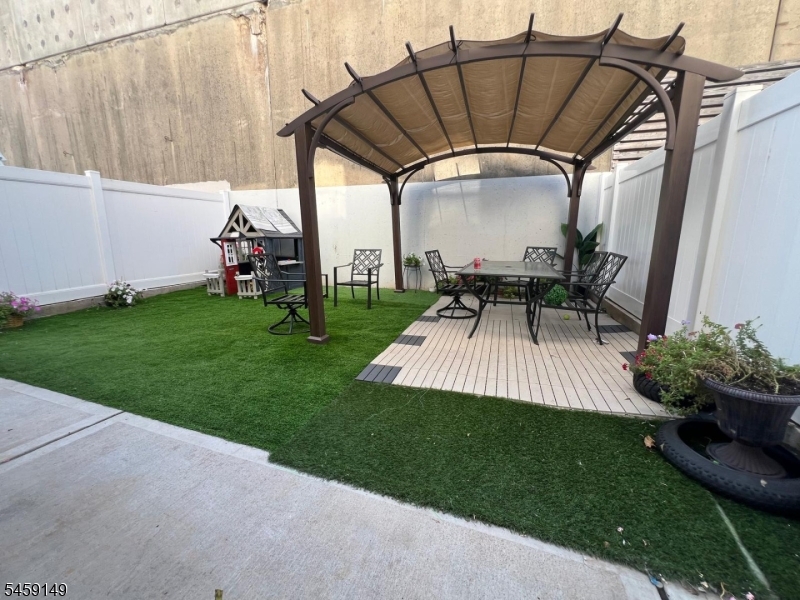208 Atlantic Street Elizabeth NJ 07206