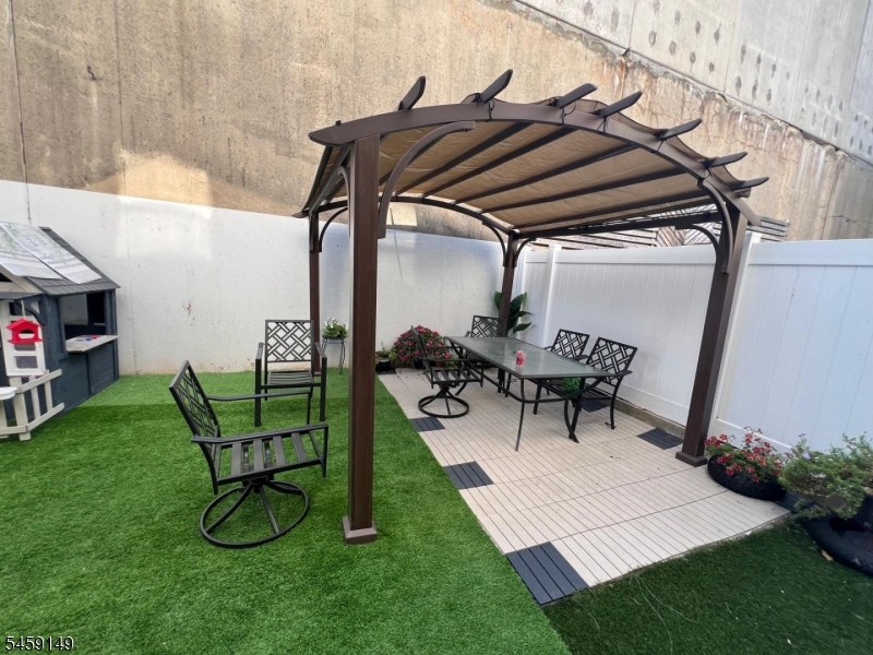 208 Atlantic Street Elizabeth NJ 07206