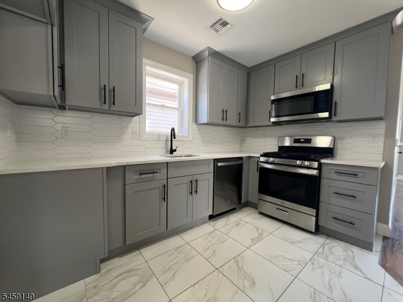 208 Atlantic Street Elizabeth NJ 07206