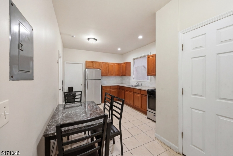 191 21ST Street Irvington NJ 07111