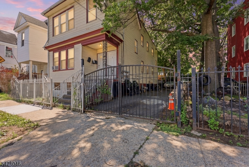 191 21ST Street Irvington NJ 07111