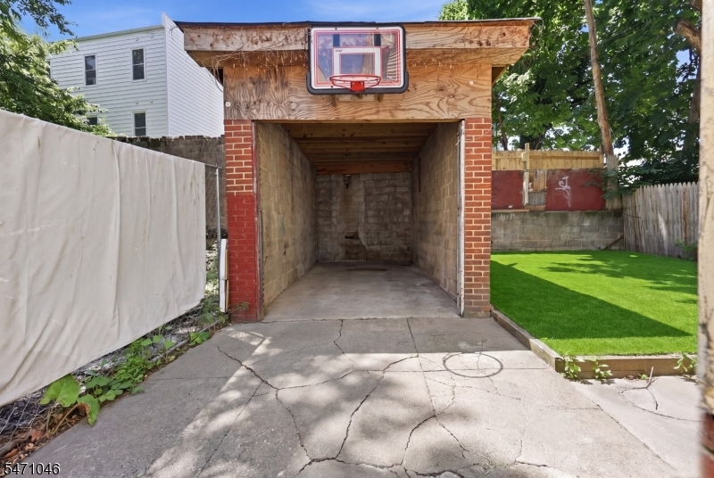 191 21ST Street Irvington NJ 07111