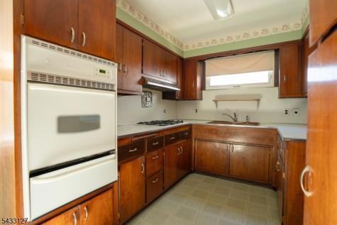 795 Kearny Avenue Kearny NJ 07032