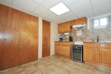 300 Kennedy Drive Linden NJ 07036