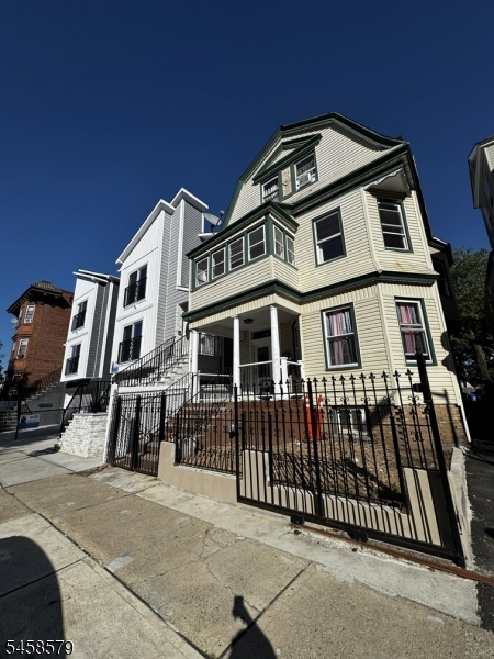 196 Amherst Street East Orange NJ 07018