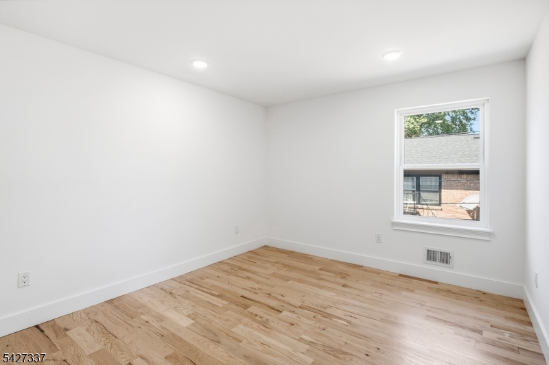 307 Chilton Street Elizabeth NJ 07208