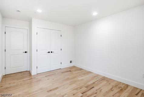 307 Chilton Street Elizabeth NJ 07208