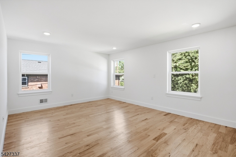 307 Chilton Street Elizabeth NJ 07208