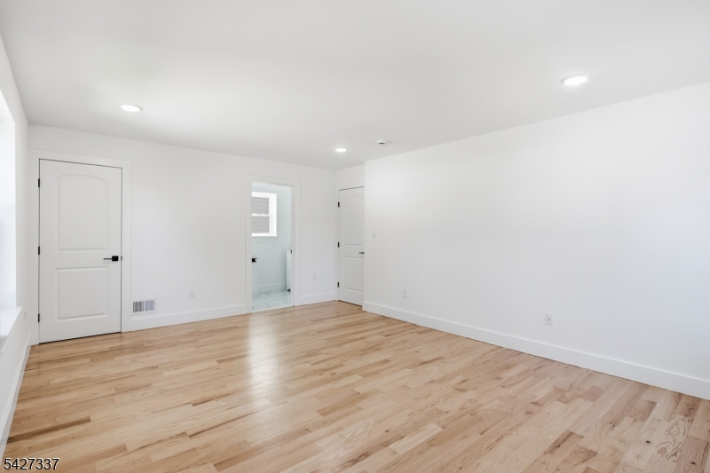 307 Chilton Street Elizabeth NJ 07208