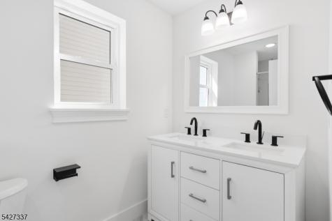 307 Chilton Street Elizabeth NJ 07208