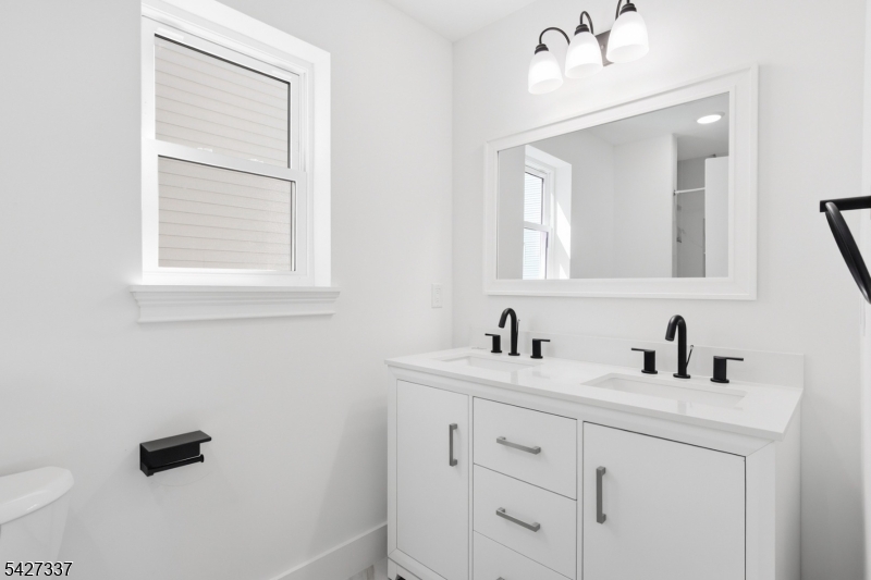 307 Chilton Street Elizabeth NJ 07208