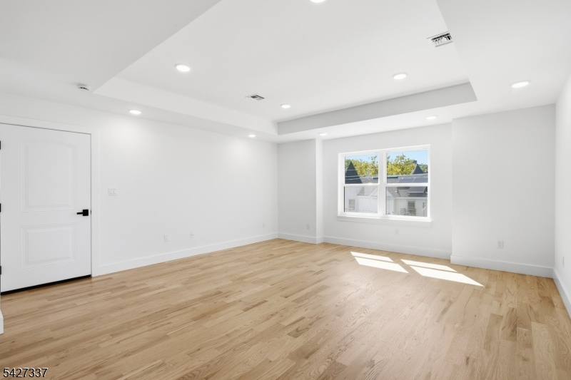 307 Chilton Street Elizabeth NJ 07208