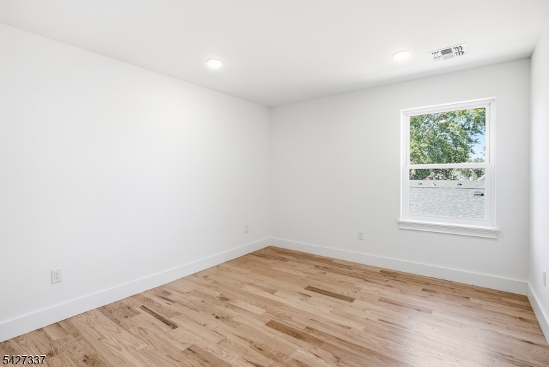 307 Chilton Street Elizabeth NJ 07208
