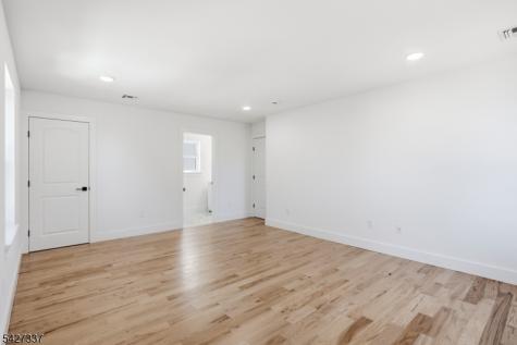 307 Chilton Street Elizabeth NJ 07208