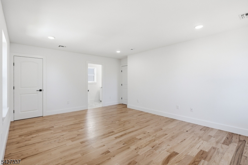307 Chilton Street Elizabeth NJ 07208