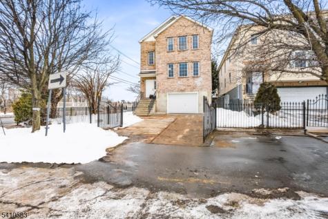 215 Hillside Avenue Newark NJ 07108