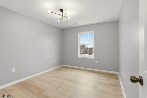 215 Hillside Avenue Newark NJ 07108