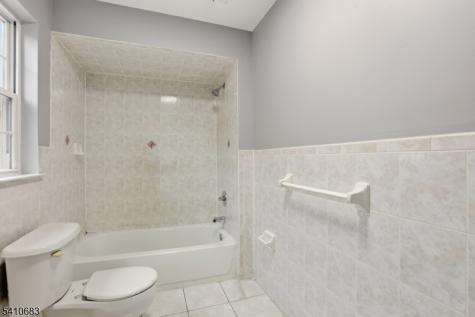 215 Hillside Avenue Newark NJ 07108