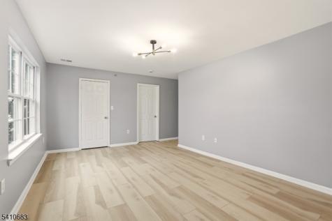 215 Hillside Avenue Newark NJ 07108