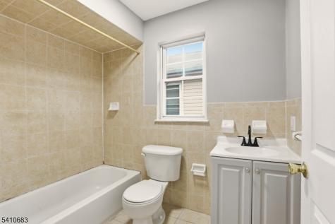 215 Hillside Avenue Newark NJ 07108
