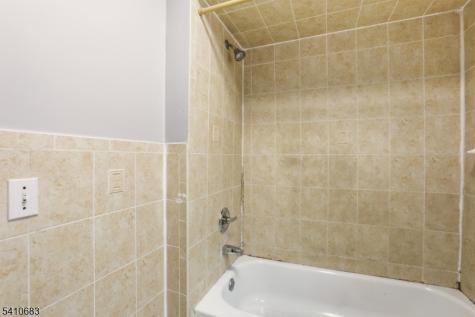 215 Hillside Avenue Newark NJ 07108