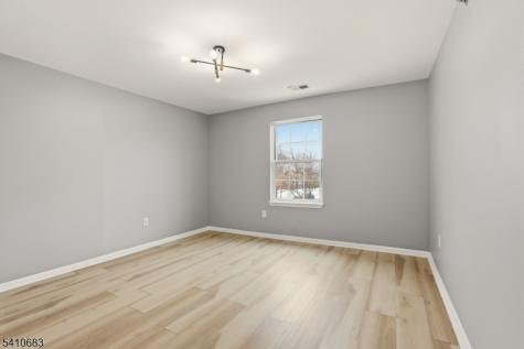 215 Hillside Avenue Newark NJ 07108